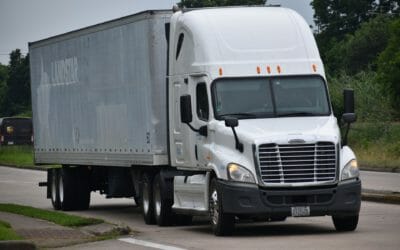 5 Reasons to Hire a Tractor Trailer Accident Lawyer